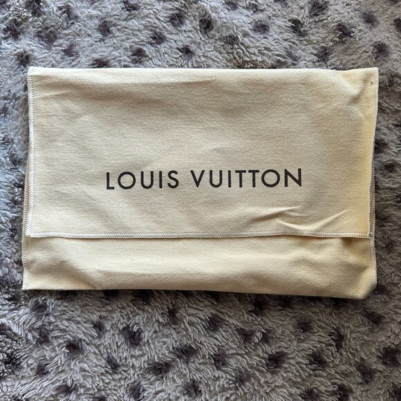 Louis Vuitton Pochette Monogram Shoulder Bag - Picture 5 of 5